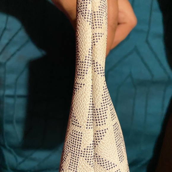 Sold - Picture 4 of 7